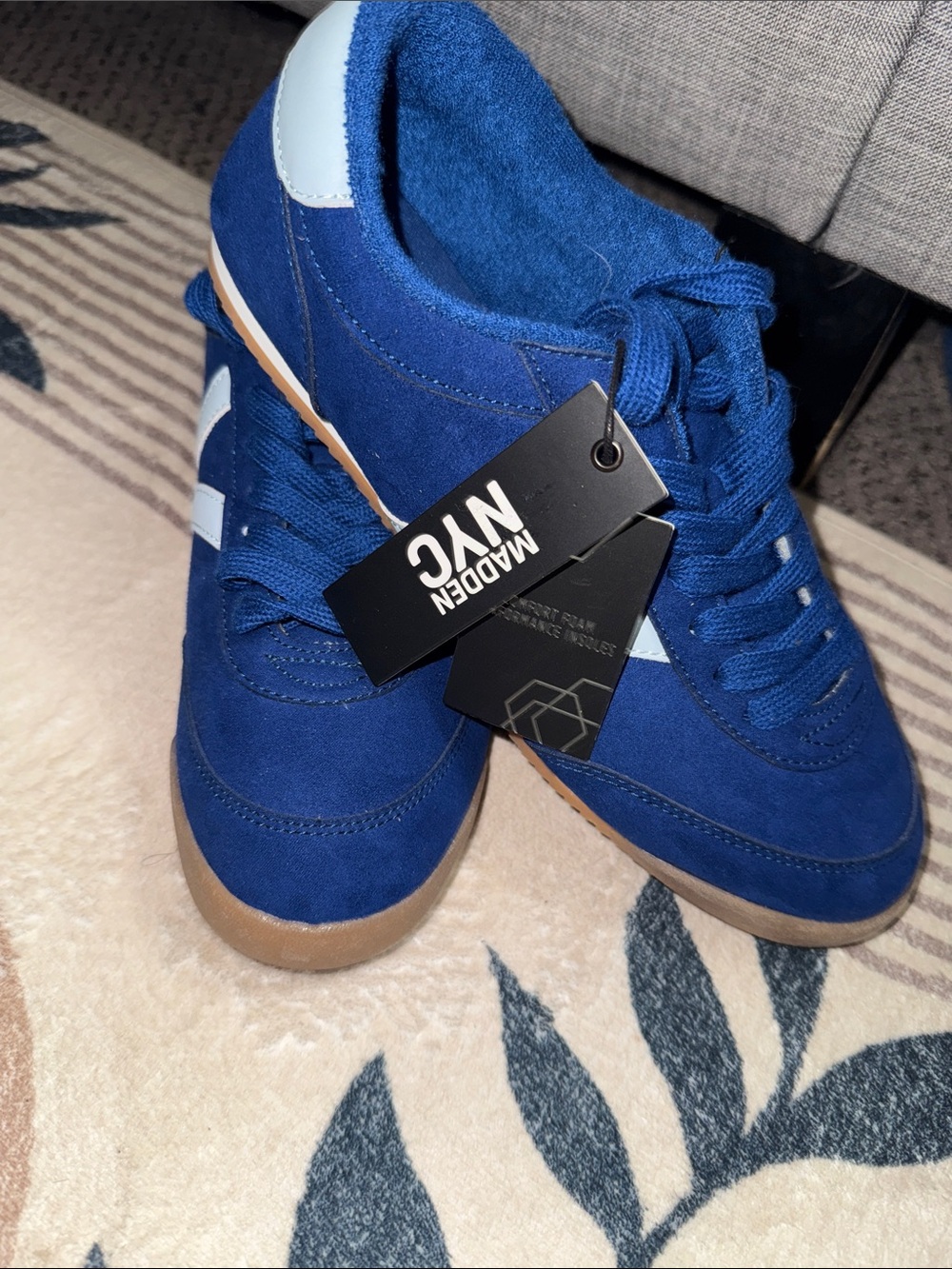 Women’s madden Nyc Blue Suede Retro Trainer